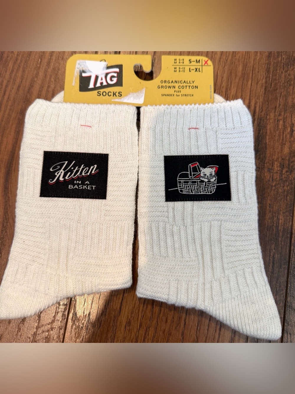 NWT Kitten in a Basket Socks, Size Small / Medium